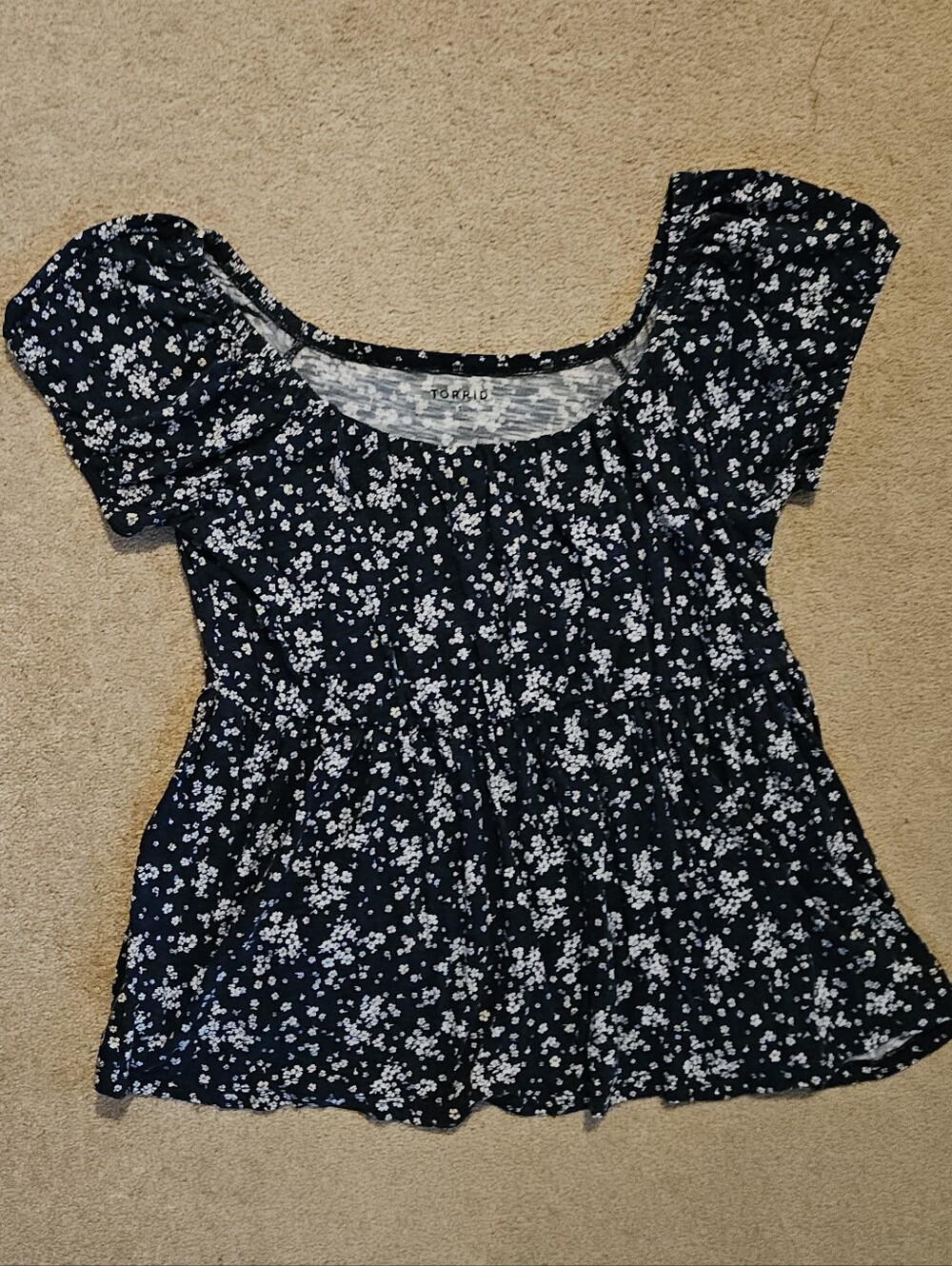 Women's Navy Floral Smocked Short Sleeve Top